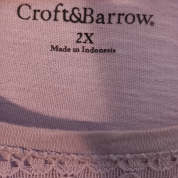 Croft & barrow Top with lace & with 2/3 sleeves - Picture 2 of 5
